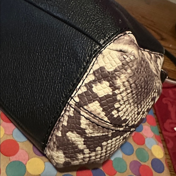 Coach Lexi Snake Embossed Leather Shoulder Bag. Limited edition. Beautiful - Picture 9 of 12